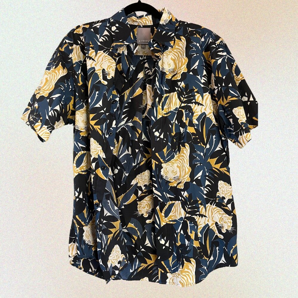 A-Frame Short Sleeve Button-up with Tiger Design - M